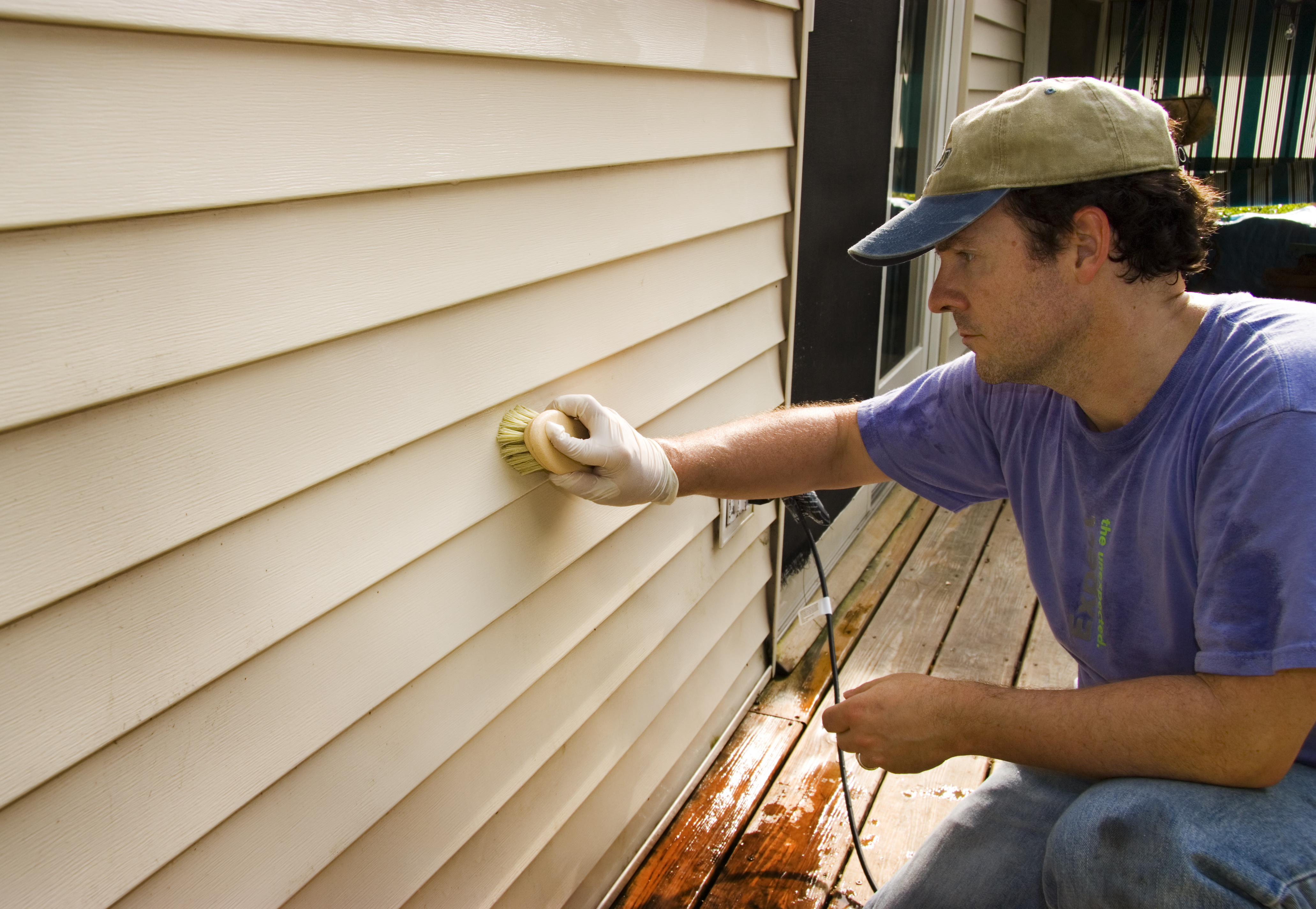 Signs You Should Replace Your Home’s Siding in Lexington, Kentucky (KY)